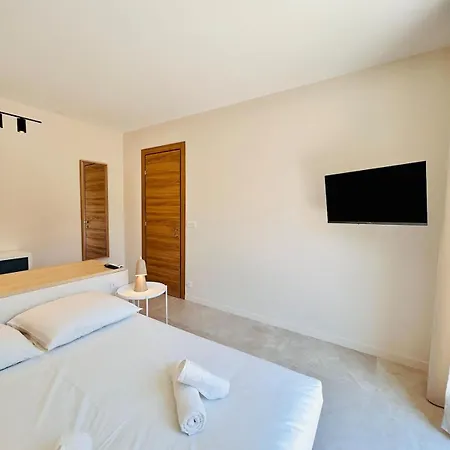 Eze - Coliving, Parking & Breakfast