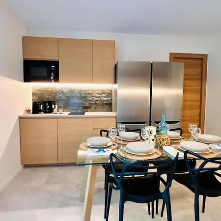 Apartamento Eze - Coliving, Parking & Breakfast