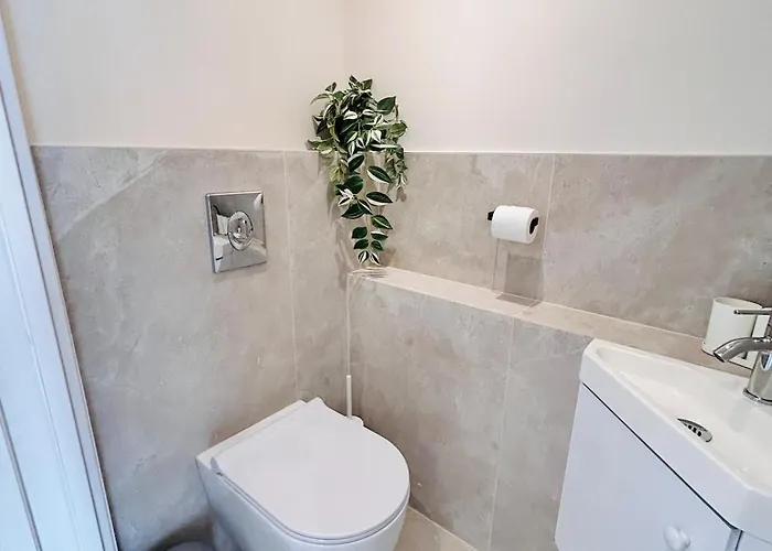 Lejlighed Eze - Coliving, Parking & Breakfast