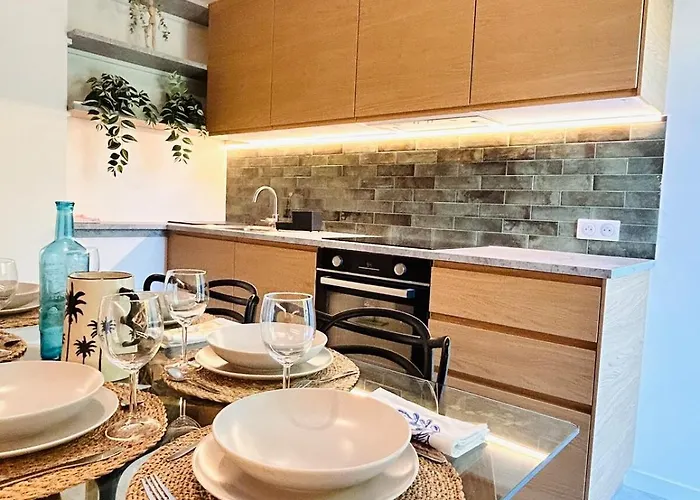 Lejlighed Eze - Coliving, Parking & Breakfast *